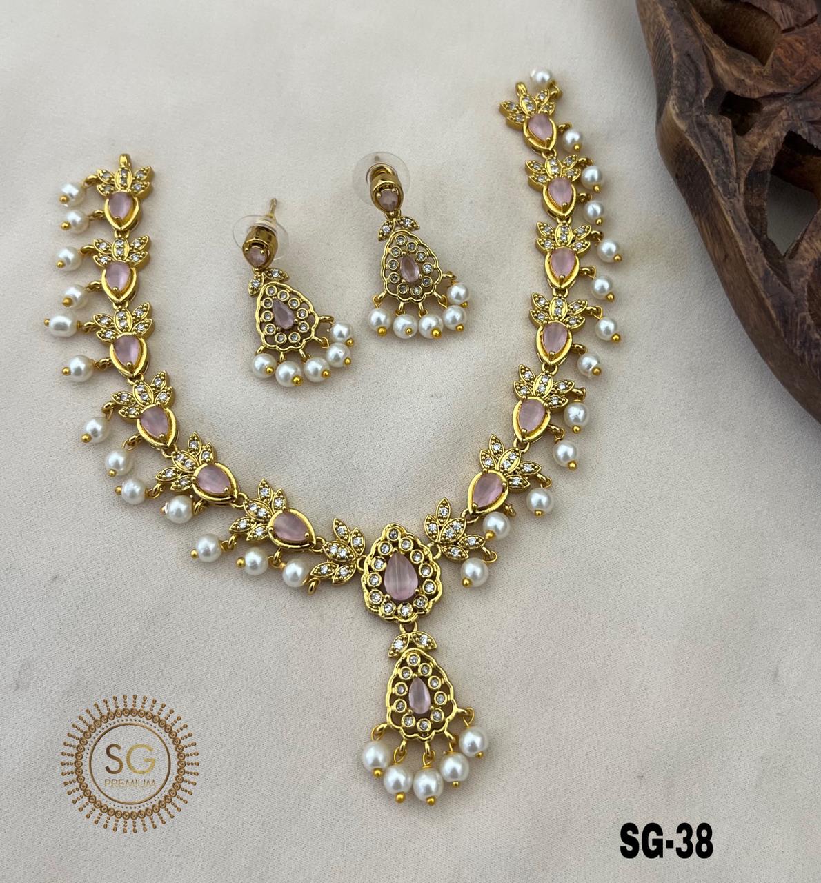 STONES AND PEARLS😍