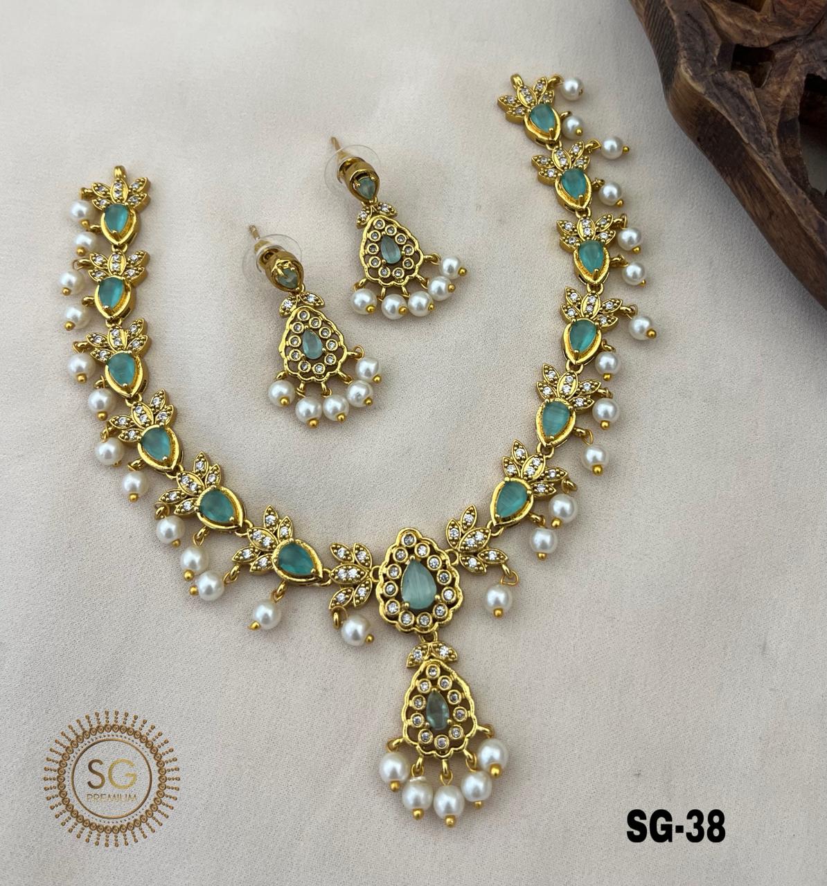 STONES AND PEARLS😍